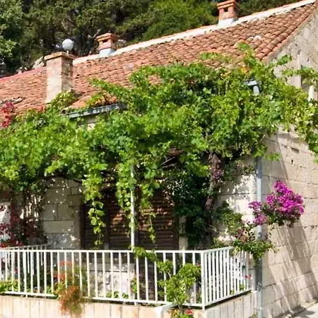 Ruzmarin Hotel 2*